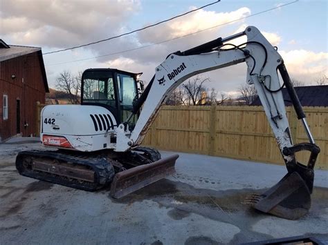 2005 bobcat 442c mini excavator digging|Bobcat 442 Midi Excavator .